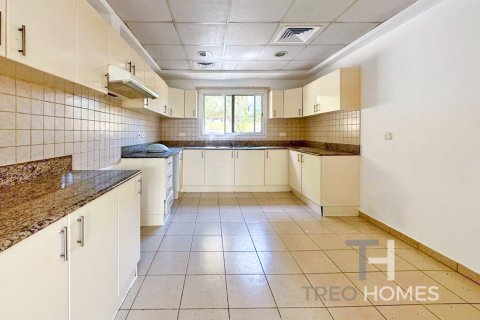 Villa in Meadows, Dubai 3 bedrooms, 540 sq.m. № 16349 - photo 4