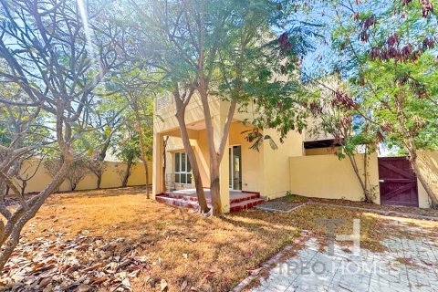Villa in Meadows, Dubai 3 bedrooms, 540 sq.m. № 16349 - photo 11
