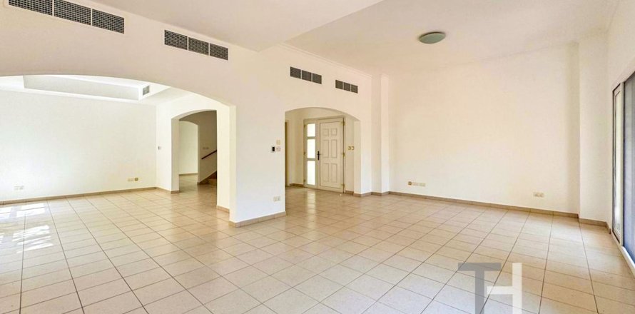 Villa in Meadows, Dubai 3 bedrooms, 540 sq.m. № 16349