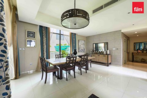 فيلا في دبي 6 غرف نوم , 425.5 م² رقم 50618 - صورة 9
