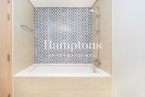 Appartement à Mina Rashid, Dubai, 2 chambres, 107.86 m², № 100437