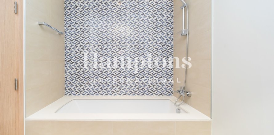 Appartement à Mina Rashid, Dubai, 2 chambres, 107.86 m², № 100437