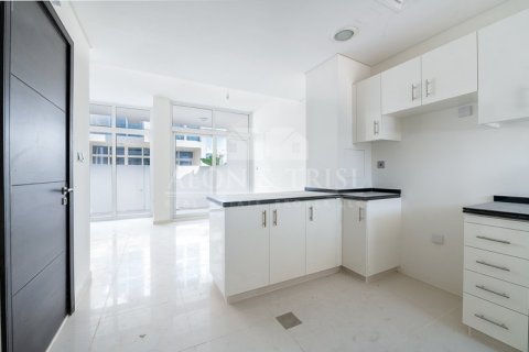 Townhouse in DAMAC Hills (Akoya by DAMAC), Dubai 3 bedrooms, 184 sq.m. № 61399 - photo 1