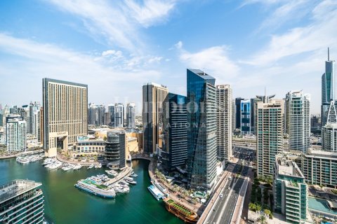Снять в аренду квартиру в The Address Dubai Marina, Дубай Марина, Дубай: 3 спальни, 204.85018597м², № 63735 - фото 1