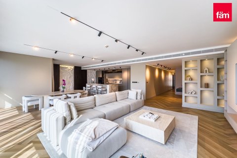 Снять в аренду квартиру в Аль-Васле, Дубай: 3 спальни, 225.8м², № 67403 - фото 2