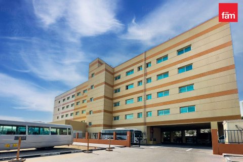 Camp de travail à Dubai, 3290.7 m², № 67392 - photo 1