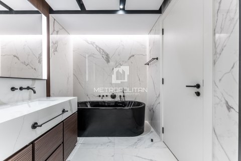 Apartment in Jumeirah Lake Towers, Dubai 2 bedrooms, 124 sq.m. № 72716 - photo 20