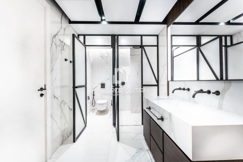 Apartment in Jumeirah Lake Towers, Dubai 2 bedrooms, 124 sq.m. № 72716 - photo 18