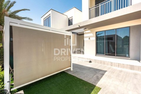 Снять в аренду таунхаус в Maple at Dubai Hills Estate, Дубай Хилс Эстейт, Дубай: 3 спальни, 202.62м², № 129086 - фото 5