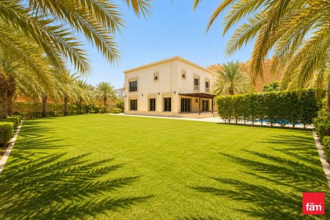 Villa en Al Barsha, Dubai, 4 dormitorios, 1849.9 m², № 110553