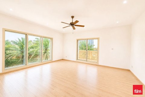 Villa en Al Barsha, Dubai, 4 dormitorios, 1849.9 m², № 110553 - foto 16