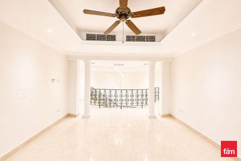 Villa en Al Barsha, Dubai, 4 dormitorios, 1849.9 m², № 110553 - foto 17