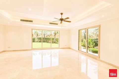 Villa en Al Barsha, Dubai, 4 dormitorios, 1849.9 m², № 110553 - foto 24
