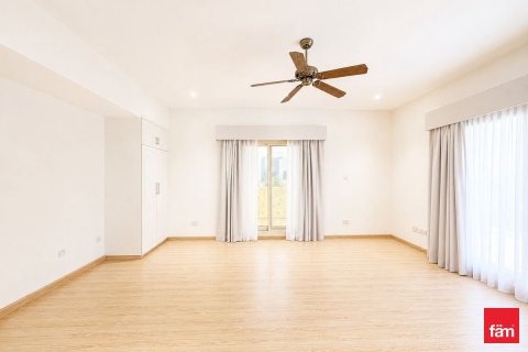 Villa en Al Barsha, Dubai, 4 dormitorios, 1849.9 m², № 110553 - foto 11