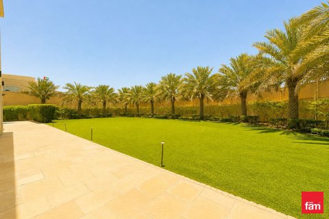 Villa en Al Barsha, Dubai, 4 dormitorios, 1849.9 m², № 110553 - foto 3