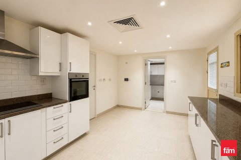 Villa en Al Barsha, Dubai, 4 dormitorios, 1849.9 m², № 110553 - foto 21