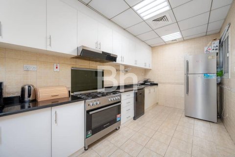 Apartment in Dubai Marina, Dubai 4 bedrooms, 228 sq.m. № 22907 - photo 5
