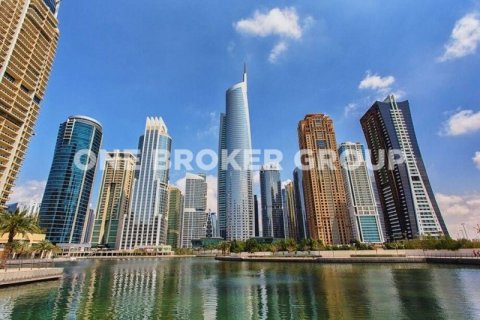 Penthouse in Jumeirah Lake Towers, Dubai 3 bedrooms, 383.7 sq.m. № 689 - photo 1