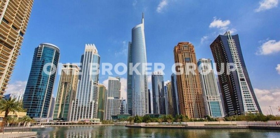 Penthouse in Jumeirah Lake Towers, Dubai 3 bedrooms, 383.7 sq.m. № 689