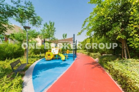 Купить виллу в Аль-Барше, Дубай: 4 спальни, 415.6м², № 688 - фото 15