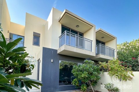 Villa in Dubai Hills Estate, Dubai 3 bedrooms, 284.6 sq.m. № 78091 - photo 1