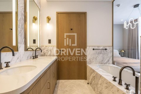 Apartment in Business Bay, Dubai 2 bedrooms, 196.3 sq.m. № 129271 - photo 8