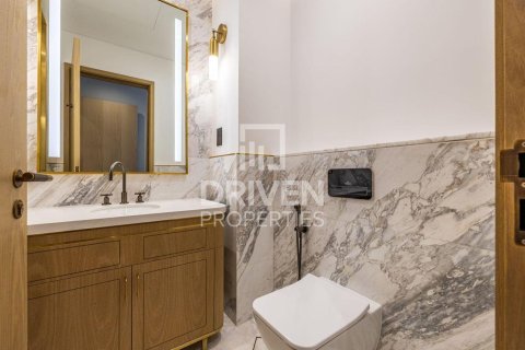 Apartment in Business Bay, Dubai 2 bedrooms, 196.3 sq.m. № 129271 - photo 13