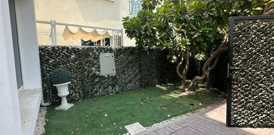 Вилла в Дубае, 4 спальни, 173.9м², № 52224