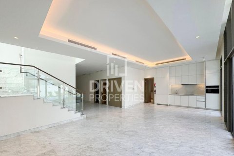 Villa in District One, Mohammed Bin Rashid City, Dubai 4 bedrooms, 650.04 sq.m. № 136816