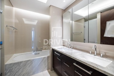Apartment in The Address Sky View Towers, Downtown Dubai (Downtown Burj Dubai), Dubai 2 bedrooms, 157.94 sq.m. № 136815 - photo 14