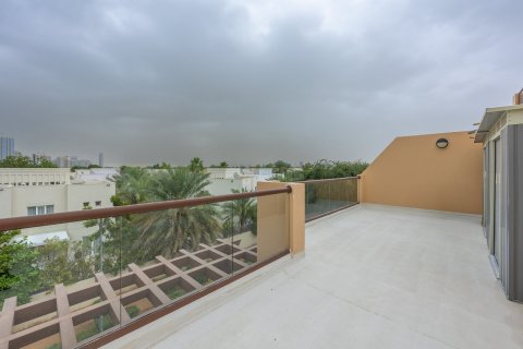 Townhouse in Jumeirah Islands, Dubai 5 bedrooms, 312 sq.m. № 100369 - photo 4