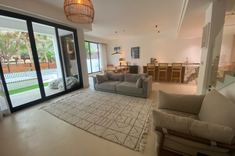 Maison de ville à Jumeirah Islands, Dubai, 5 chambres, 312 m², № 100369 - photo 3