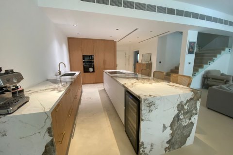 Maison de ville à Jumeirah Islands, Dubai, 5 chambres, 312 m², № 100369 - photo 2