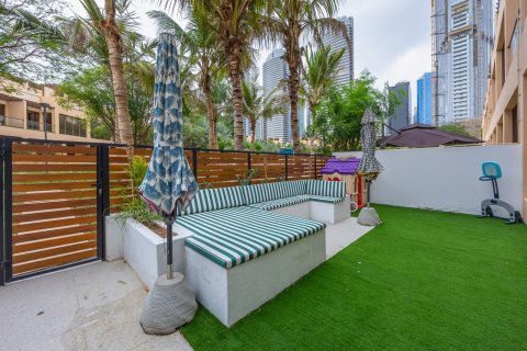 Townhouse in Jumeirah Islands, Dubai 5 bedrooms, 312 sq.m. № 100369 - photo 3