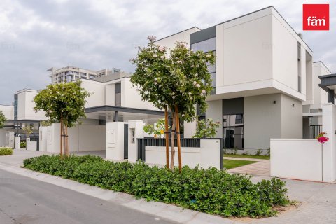 Villa in Al Furjan, Dubai 4 bedrooms, 469.2 sq.m. № 40262 - photo 5