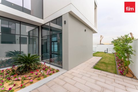 Villa in Al Furjan, Dubai 4 bedrooms, 469.2 sq.m. № 40262 - photo 30