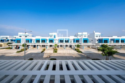 Townhouse in Damac Lagoons, Dubai 4 bedrooms, 210.89 sq.m. № 128374 - photo 21