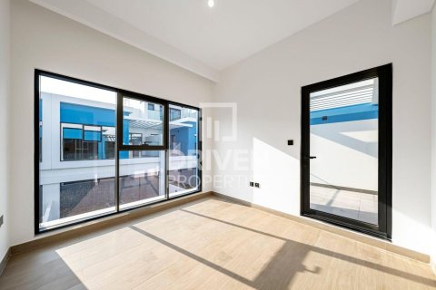 Townhouse in Damac Lagoons, Dubai 4 bedrooms, 210.89 sq.m. № 128374 - photo 14
