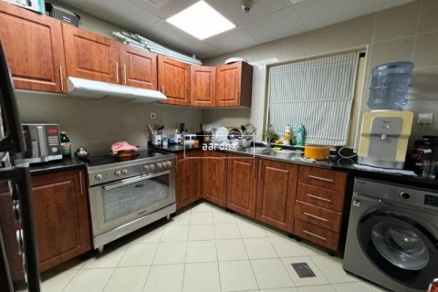 Apartment in Jumeirah Lake Towers, Dubai 2 bedrooms, 101.2 sq.m. № 12202 - photo 12