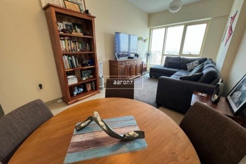 Apartment in Jumeirah Lake Towers, Dubai 2 bedrooms, 101.2 sq.m. № 12202 - photo 10