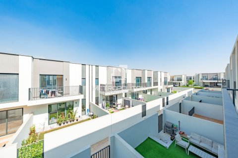 Снять в аренду виллу в EMAAR South, Dubai South (Dubai World Central), Дубай: 3 спальни, 193м², № 74300 - фото 19