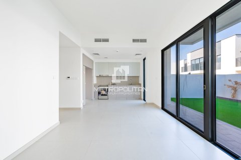 Снять в аренду виллу в EMAAR South, Dubai South (Dubai World Central), Дубай: 3 спальни, 193м², № 74300 - фото 21