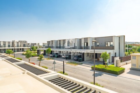 Снять в аренду виллу в EMAAR South, Dubai South (Dubai World Central), Дубай: 3 спальни, 193м², № 74300 - фото 4