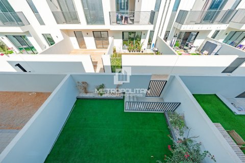 Снять в аренду виллу в EMAAR South, Dubai South (Dubai World Central), Дубай: 3 спальни, 193м², № 74300 - фото 18