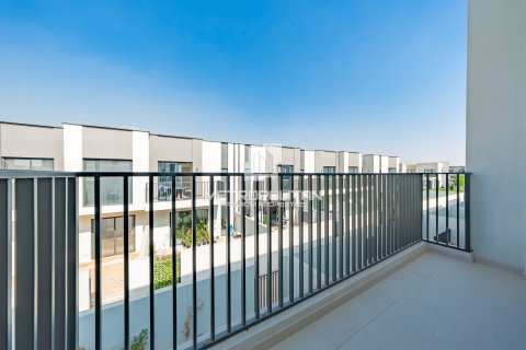 Снять в аренду виллу в EMAAR South, Dubai South (Dubai World Central), Дубай: 3 спальни, 193м², № 74300 - фото 16