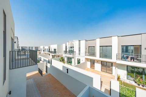 Снять в аренду виллу в EMAAR South, Dubai South (Dubai World Central), Дубай: 3 спальни, 193м², № 74300 - фото 17