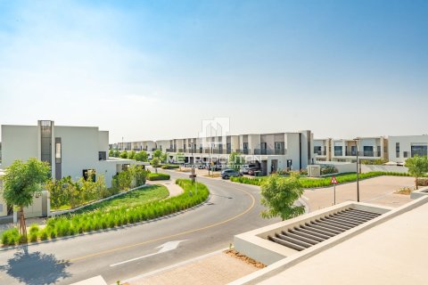 Снять в аренду виллу в EMAAR South, Dubai South (Dubai World Central), Дубай: 3 спальни, 193м², № 74300 - фото 28