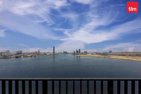 Apartment in Dubai 2 bedrooms, 98.2 sq.m. № 43161 - photo 1