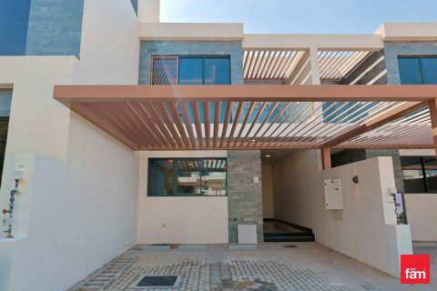 Villa in Dubai 4 bedrooms, 154.1 sq.m. № 94746