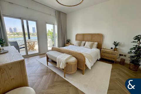 Villa in Meadows, Dubai 5 bedrooms, 332 sq.m. № 98960 - photo 9